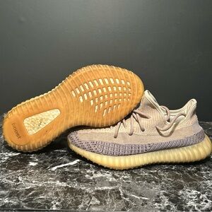 Adidas Yeezy Boost 350 V2 M9.5